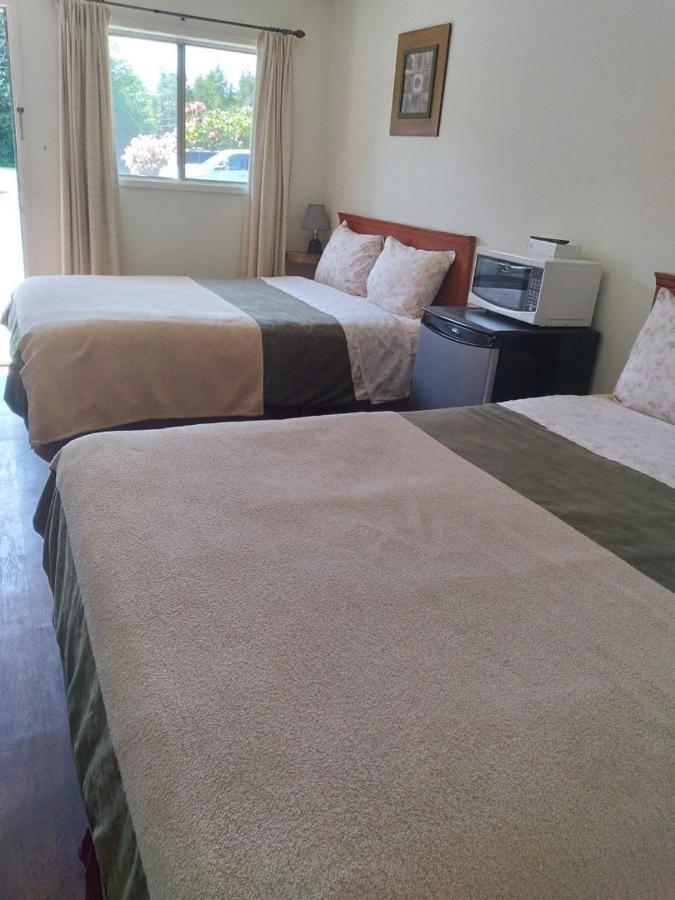 Dolphin Motel Tofino Bagian luar foto