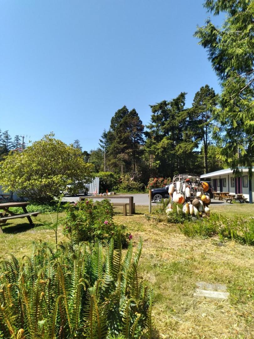 Dolphin Motel Tofino Bagian luar foto